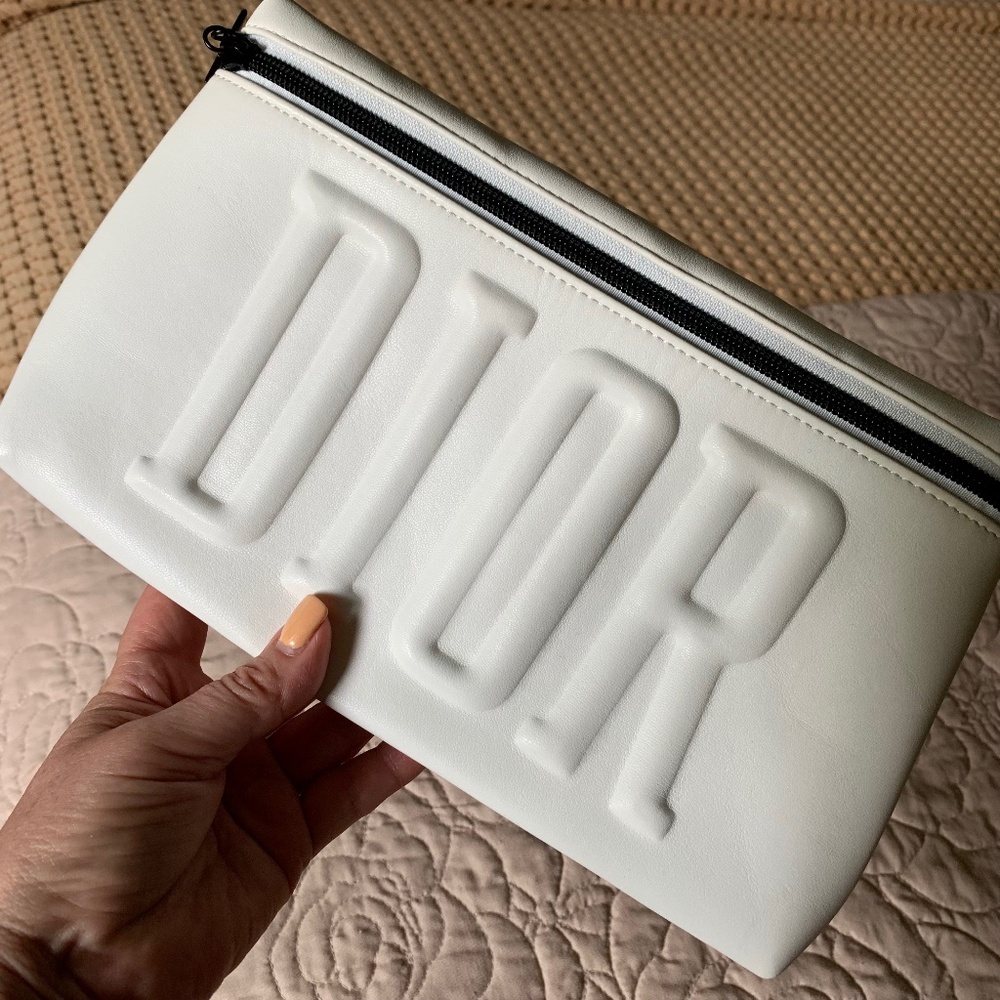 🔥SALE 55%Off🔥 Dior Clutch/Makeup Bag + FREE 4 Products